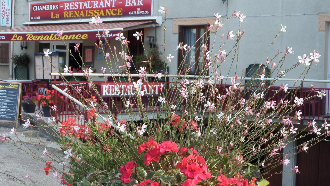 Hotel Restaurant La Renaissance Saint-Cirgues-en-Montagne Buitenkant foto